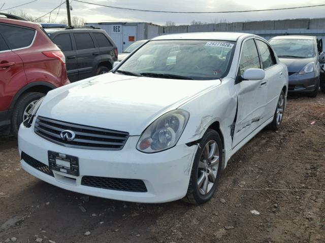 JNKCV51F55M314711 - 2005 INFINITI G35 WHITE photo 2