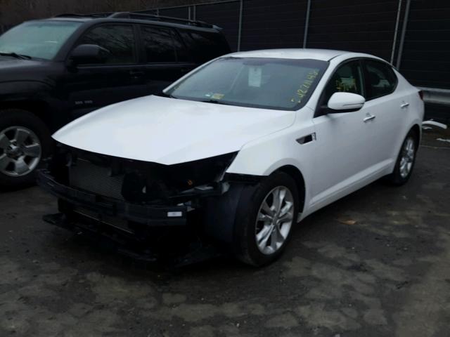 5XXGM4A77DG191751 - 2013 KIA OPTIMA LX WHITE photo 2