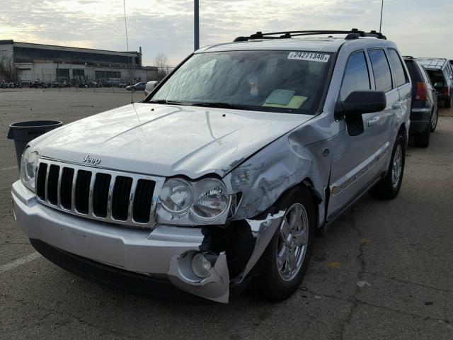 1J8HR58205C636329 - 2005 JEEP GRAND CHER SILVER photo 2