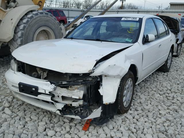 JN1CA21D8WT523011 - 1998 NISSAN MAXIMA GLE WHITE photo 2