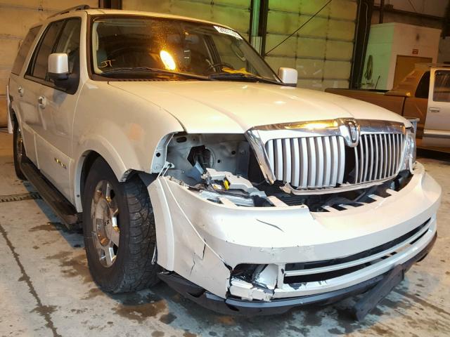 5LMFU28545LJ21980 - 2005 LINCOLN NAVIGATOR WHITE photo 1