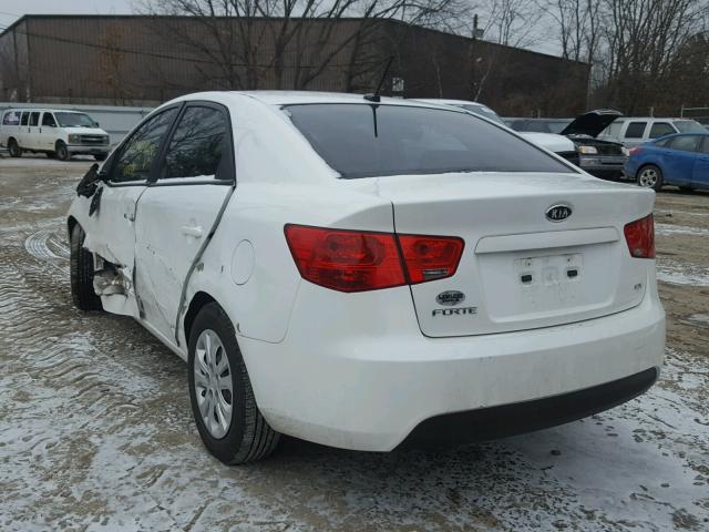 KNAFU4A21D5728731 - 2013 KIA FORTE EX WHITE photo 3