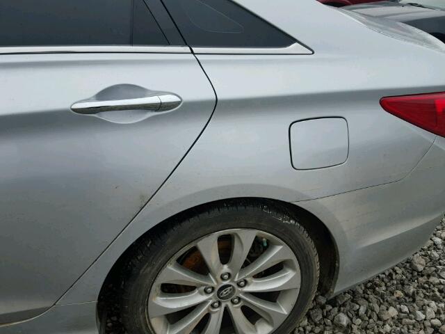 5NPEC4AB2BH191463 - 2011 HYUNDAI SONATA SE SILVER photo 9