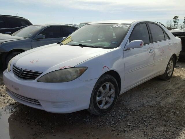 4T1BE32KX6U741778 - 2006 TOYOTA CAMRY LE WHITE photo 2