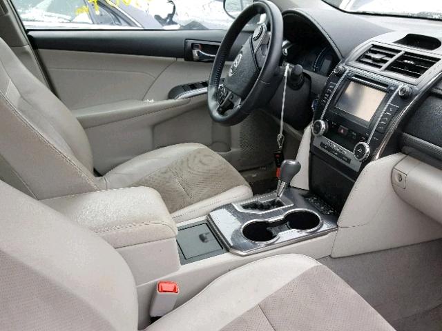 4T1BD1FK8EU098279 - 2014 TOYOTA CAMRY HYBR SILVER photo 5