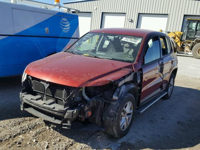 WVGAV7AX4BW000637 - 2011 VOLKSWAGEN TIGUAN S RED photo 2