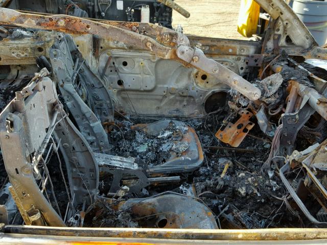 3VWCM31YX5M352138 - 2005 VOLKSWAGEN NEW BEETLE 烧焦的 照片 5