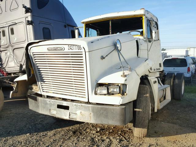 1FUWDZYA91LH17542 - 2001 FREIGHTLINER CONVENTION WHITE photo 2