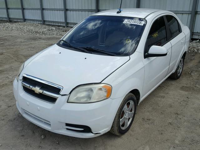 KL1TD56E69B621298 - 2009 CHEVROLET AVEO LS WHITE photo 2