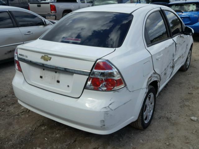 KL1TD56E69B621298 - 2009 CHEVROLET AVEO LS WHITE photo 4