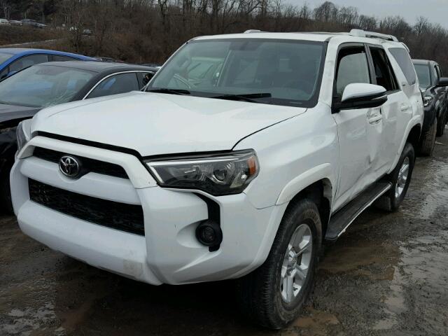 JTEBU5JR9F5212765 - 2015 TOYOTA 4RUNNER SR WHITE photo 2