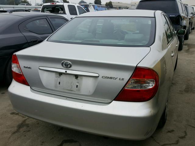 4T1BE32K22U597816 - 2002 TOYOTA CAMRY LE SILVER photo 4