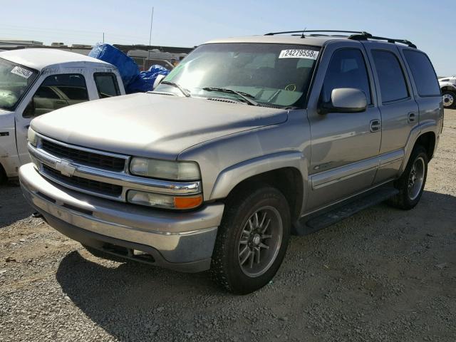 1GNEK13T82R254976 - 2002 CHEVROLET TAHOE K150 TAN photo 2