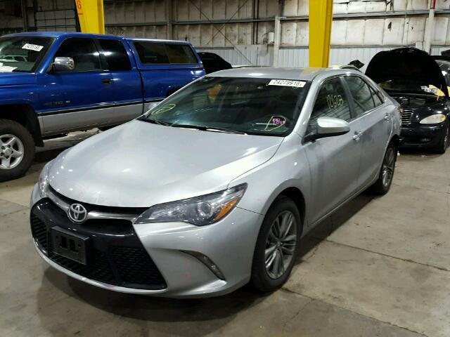 4T1BF1FK2HU381436 - 2017 TOYOTA CAMRY LE SILVER photo 2