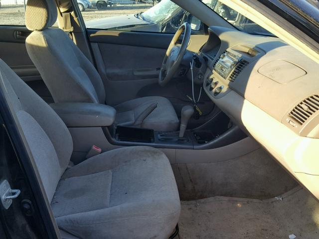 JTDBE32K220116927 - 2002 TOYOTA CAMRY LE BLACK photo 5