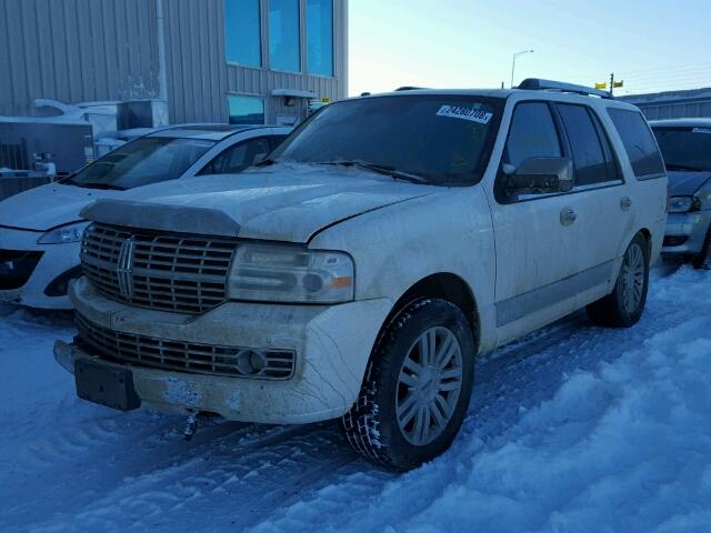 5LMJJ2J55AEJ03676 - 2010 LINCOLN NAVIGATOR WHITE photo 2