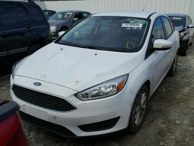 1FADP3F26FL233613 - 2015 FORD FOCUS SE WHITE photo 2