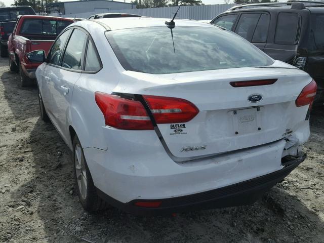 1FADP3F26FL233613 - 2015 FORD FOCUS SE WHITE photo 3