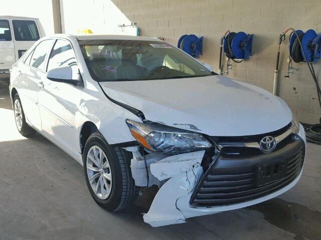 4T4BF1FK1GR565884 - 2016 TOYOTA CAMRY LE WHITE photo 1