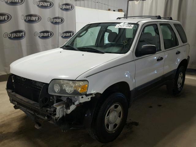 1FMYU02Z07KA26255 - 2007 FORD ESCAPE XLS WHITE photo 2