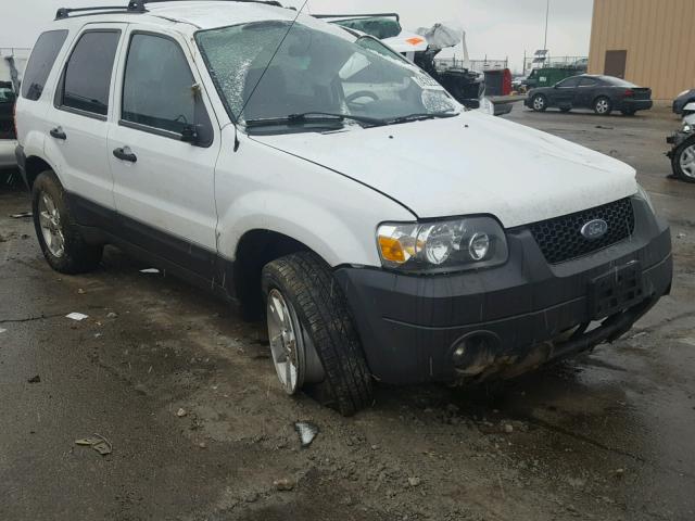 1FMYU93105KD12259 - 2005 FORD ESCAPE XLT WHITE photo 1