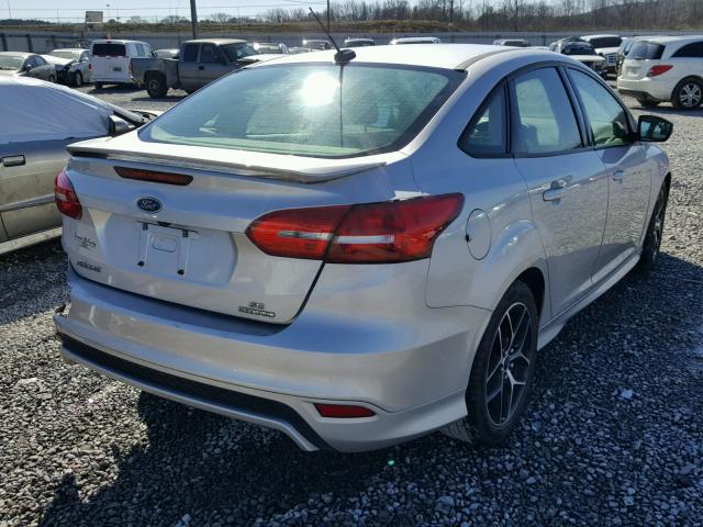 1FADP3F20FL246776 - 2015 FORD FOCUS SE SILVER photo 4