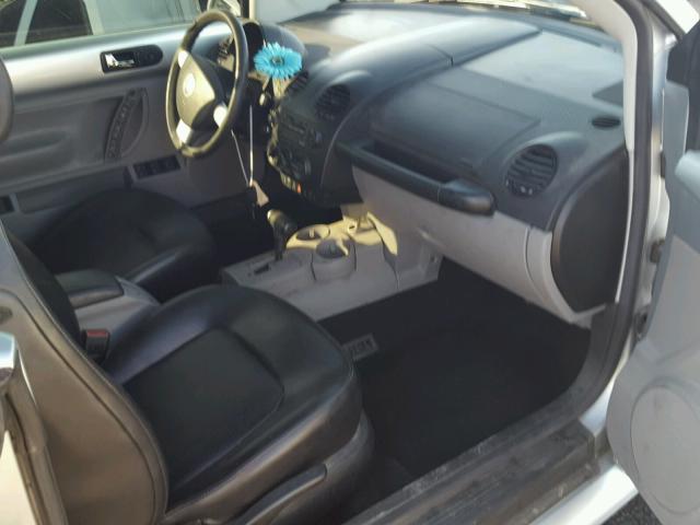 3VWCD21Y84M305876 - 2004 VOLKSWAGEN NEW BEETLE ვერცხლისფერი ფოტო 5