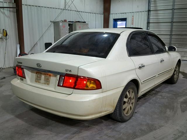 KNAGD128125124101 - 2002 KIA OPTIMA MAG WHITE photo 4