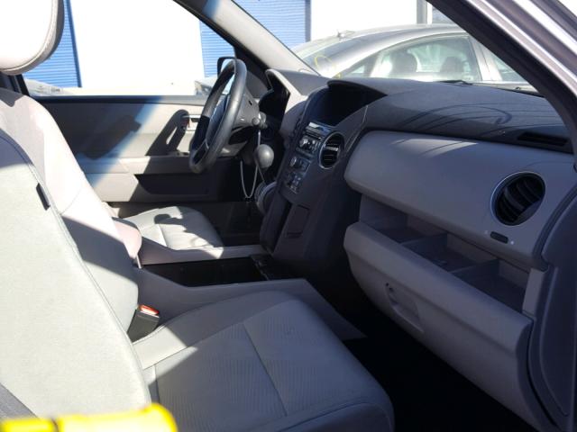 5FNYF3H26CB005735 - 2012 HONDA PILOT LX SILVER photo 5