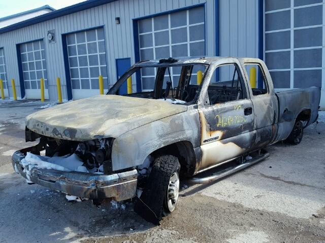 1GCHK29UX5E160203 - 2005 CHEVROLET SILVERADO BURN photo 2