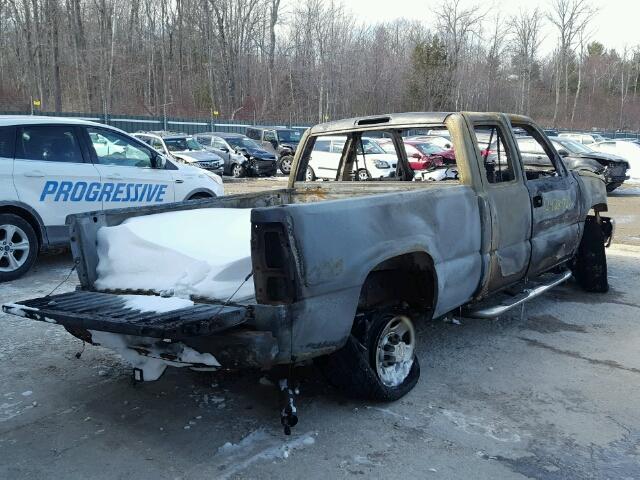 1GCHK29UX5E160203 - 2005 CHEVROLET SILVERADO BURN photo 4