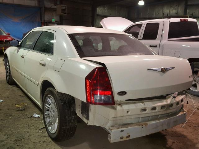 2C3JA43R45H627570 - 2005 CHRYSLER 300 WHITE photo 3