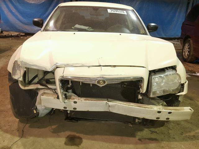 2C3JA43R45H627570 - 2005 CHRYSLER 300 WHITE photo 9