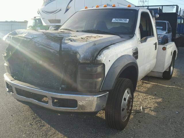 1FDXF46Y98EA24339 - 2008 FORD F450 SUPER WHITE photo 2