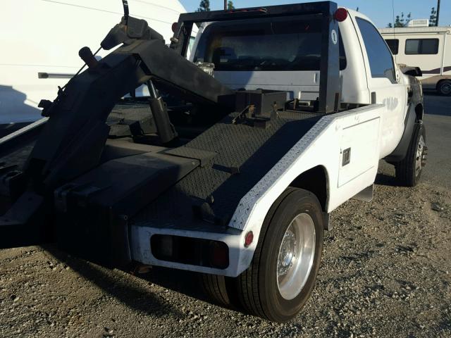 1FDXF46Y98EA24339 - 2008 FORD F450 SUPER WHITE photo 4