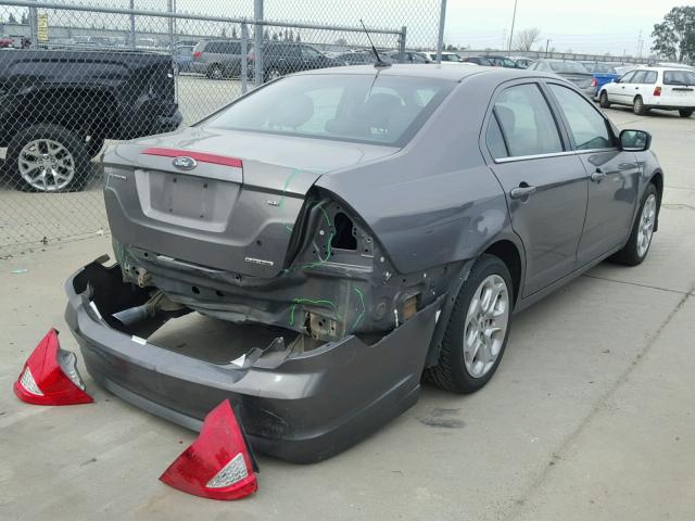 3FAHP0HG3BR173424 - 2011 FORD FUSION SE GRAY photo 4