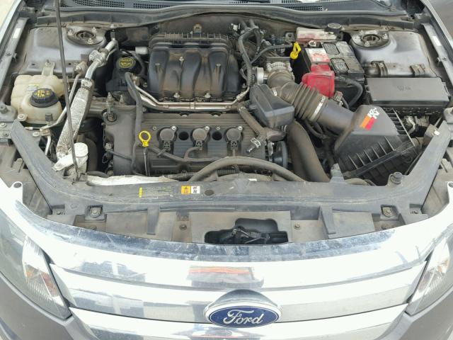 3FAHP0HG3BR173424 - 2011 FORD FUSION SE GRAY photo 7