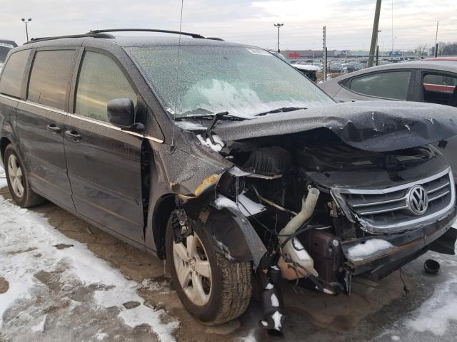 2V4RW5DX0AR325139 - 2010 VOLKSWAGEN ROUTAN SEL RED photo 1