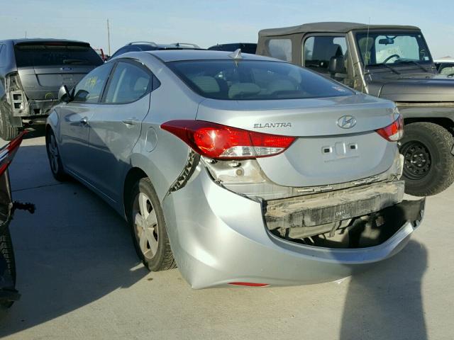 5NPDH4AE4DH282597 - 2013 HYUNDAI ELANTRA GL SILVER photo 3