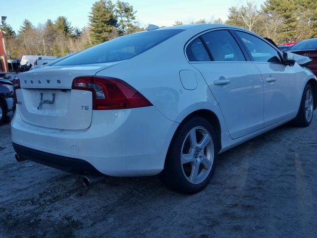 YV1622FS5C2123935 - 2012 VOLVO S60 T5 WHITE photo 4