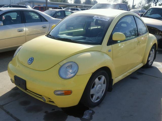 3VWCC21C4XM424522 - 1999 VOLKSWAGEN NEW BEETLE YELLOW photo 2