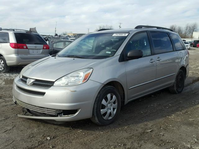 5TDZA23C55S344868 - 2005 TOYOTA SIENNA CE SILVER photo 2