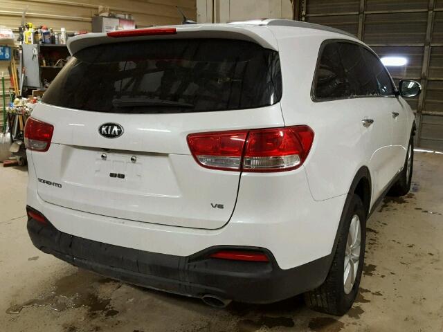 5XYPGDA58HG197453 - 2017 KIA SORENTO LX WHITE photo 4