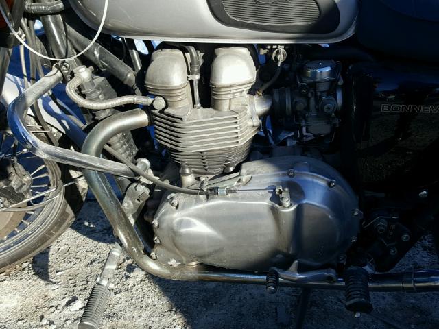 SMT900HN66J261306 - 2006 TRIUMPH MOTORCYCLE BONNEVILLE SILVER photo 7