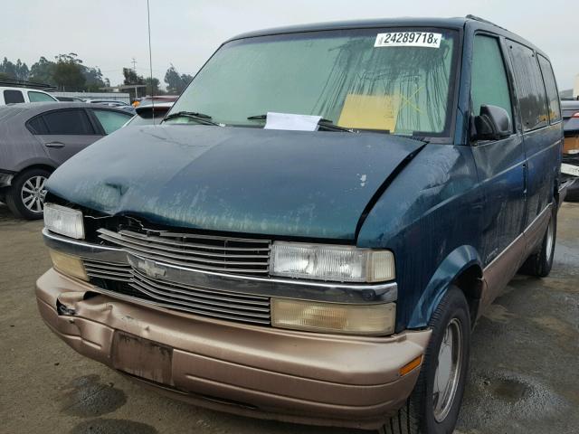 1GNDM19W0VB179159 - 1997 CHEVROLET ASTRO GREEN photo 2