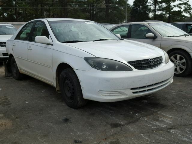 JTDBE32K720040220 - 2002 TOYOTA CAMRY LE WHITE photo 1