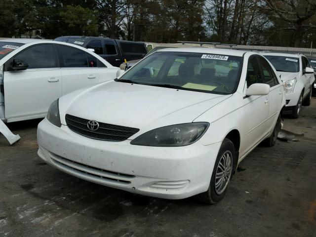 JTDBE32K720040220 - 2002 TOYOTA CAMRY LE WHITE photo 2