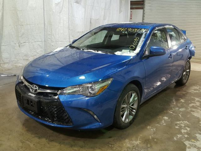 4T1BF1FK3HU718504 - 2017 TOYOTA CAMRY LE BLUE photo 2