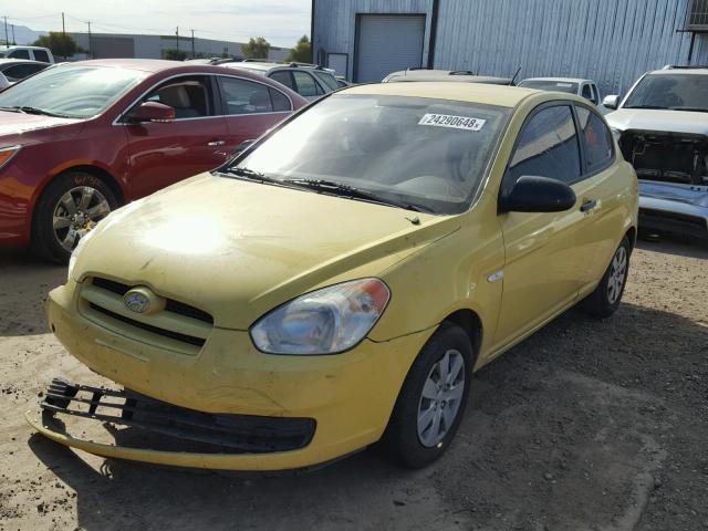 KMHCM36C98U058998 - 2008 HYUNDAI ACCENT GS YELLOW photo 2