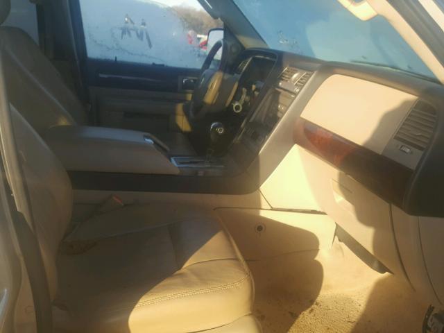 5LMFU28506LJ19354 - 2006 LINCOLN NAVIGATOR Braun Foto 5